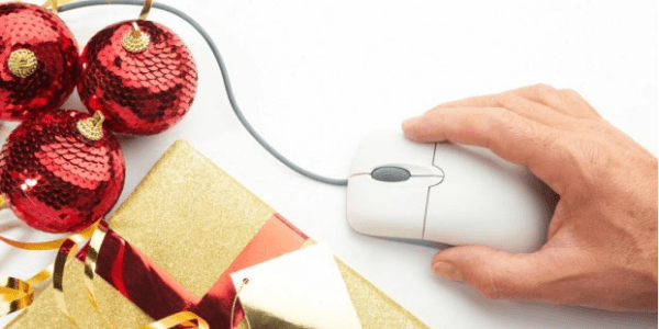 mouse e decorazioni natalizie